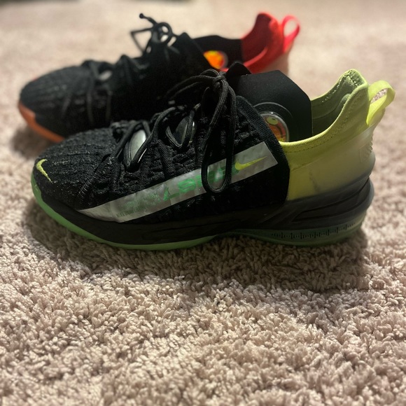 Kids lebrons 18 - Picture 4 of 8